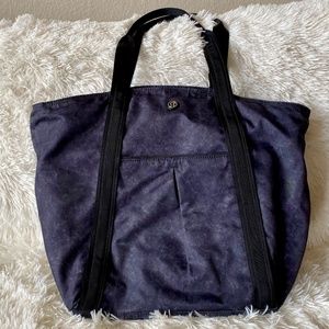 Gray LuluLemon Tote